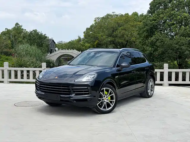 Porsche Cayenne Cayenne E-Hybrid 2.0T, Платинум
