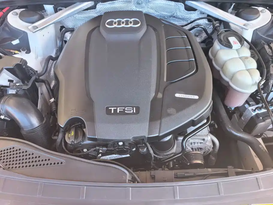 Фото 10 - Audi A4L