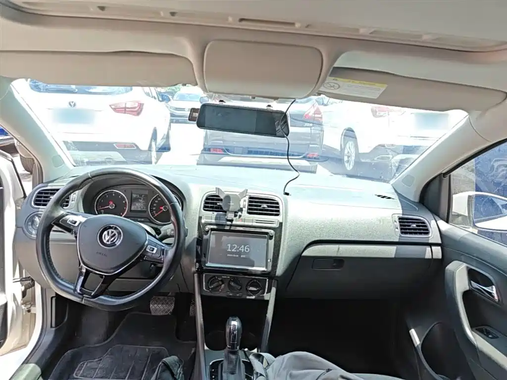 Volkswagen Polo 2016 1.6L Automatic Comfort фото 10