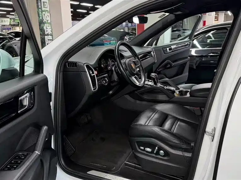Porsche Cayenne 2019 Cayenne Coupé 3.0T фото 4