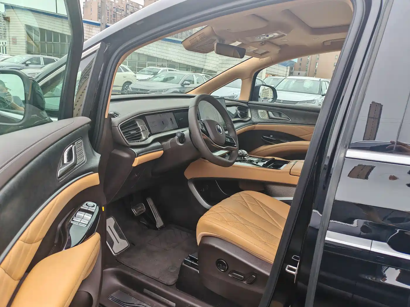 Denza D9 2025 DM-i Smart Driving Edition 1020 AWD Flagship фото 9