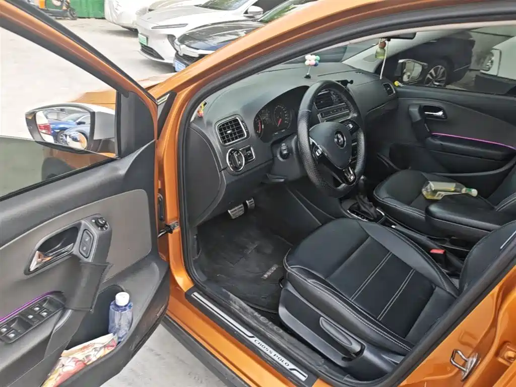 Volkswagen Polo 2018 1.5L Cross Polo Auto фото 16