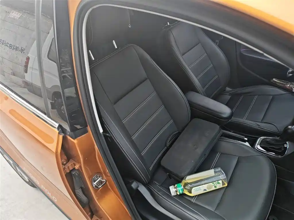 Volkswagen Polo 2018 1.5L Cross Polo Auto фото 25