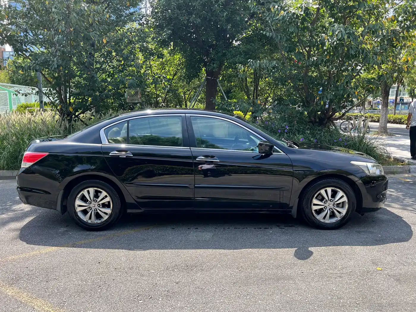 Фото 4 - Honda Accord