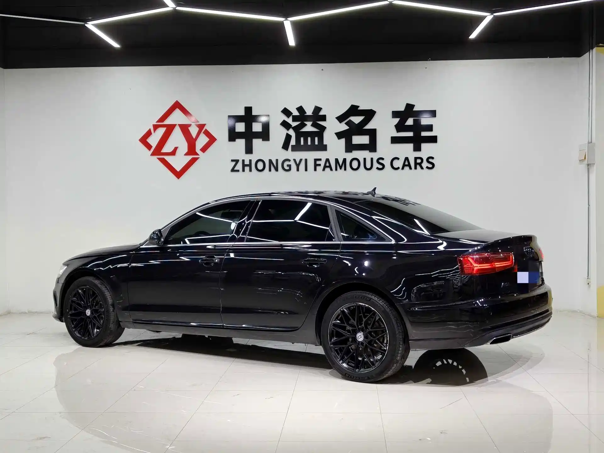 Фото 6 - Audi A6L