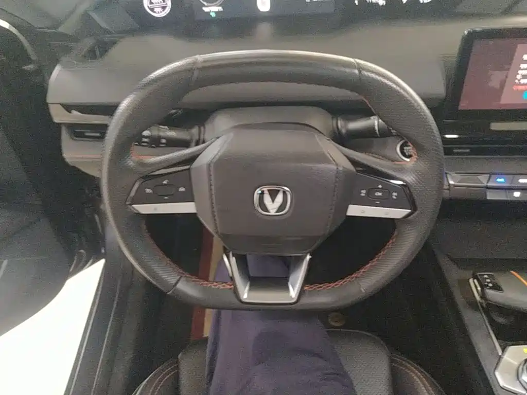 Changan UNI-V iDD 2023 2023 ZhiDian iDD 1.5T 113km Smart Fun Edition