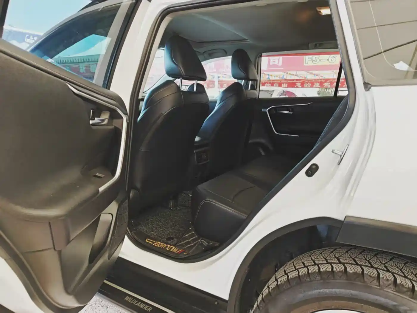 Toyota Wildlander 2022 2.0L CVT AWD Luxury Edition фото 5