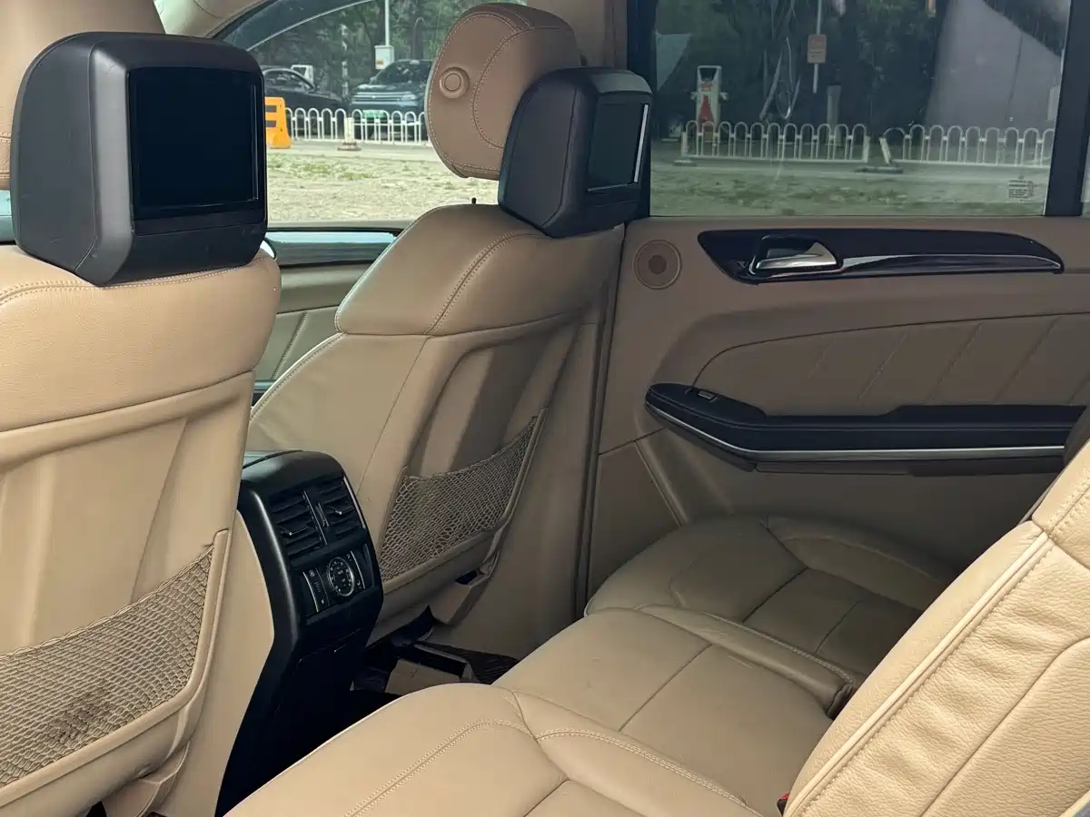 Mercedes-Benz GL-Class фото 8