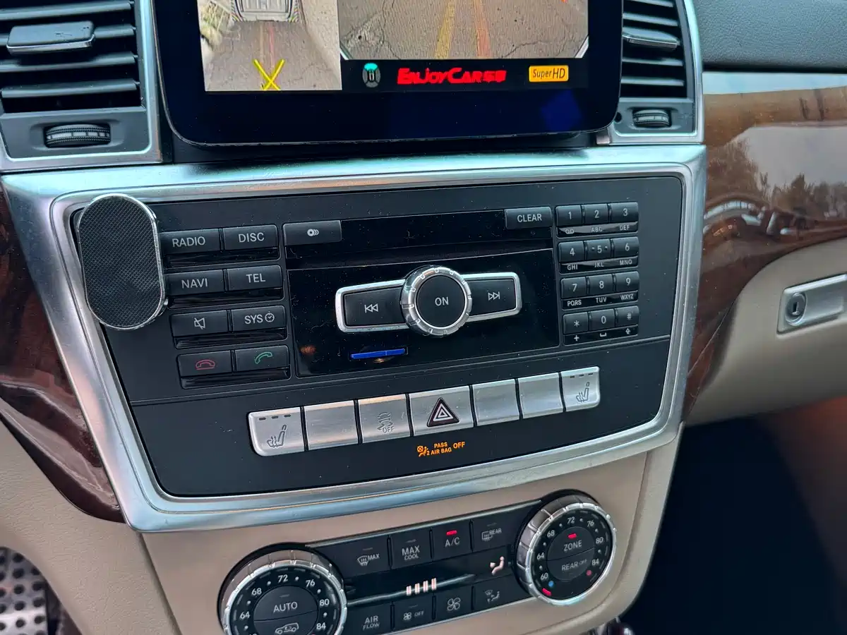 Mercedes-Benz GL-Class фото 6