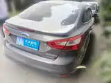Фото 2 - Ford Focus