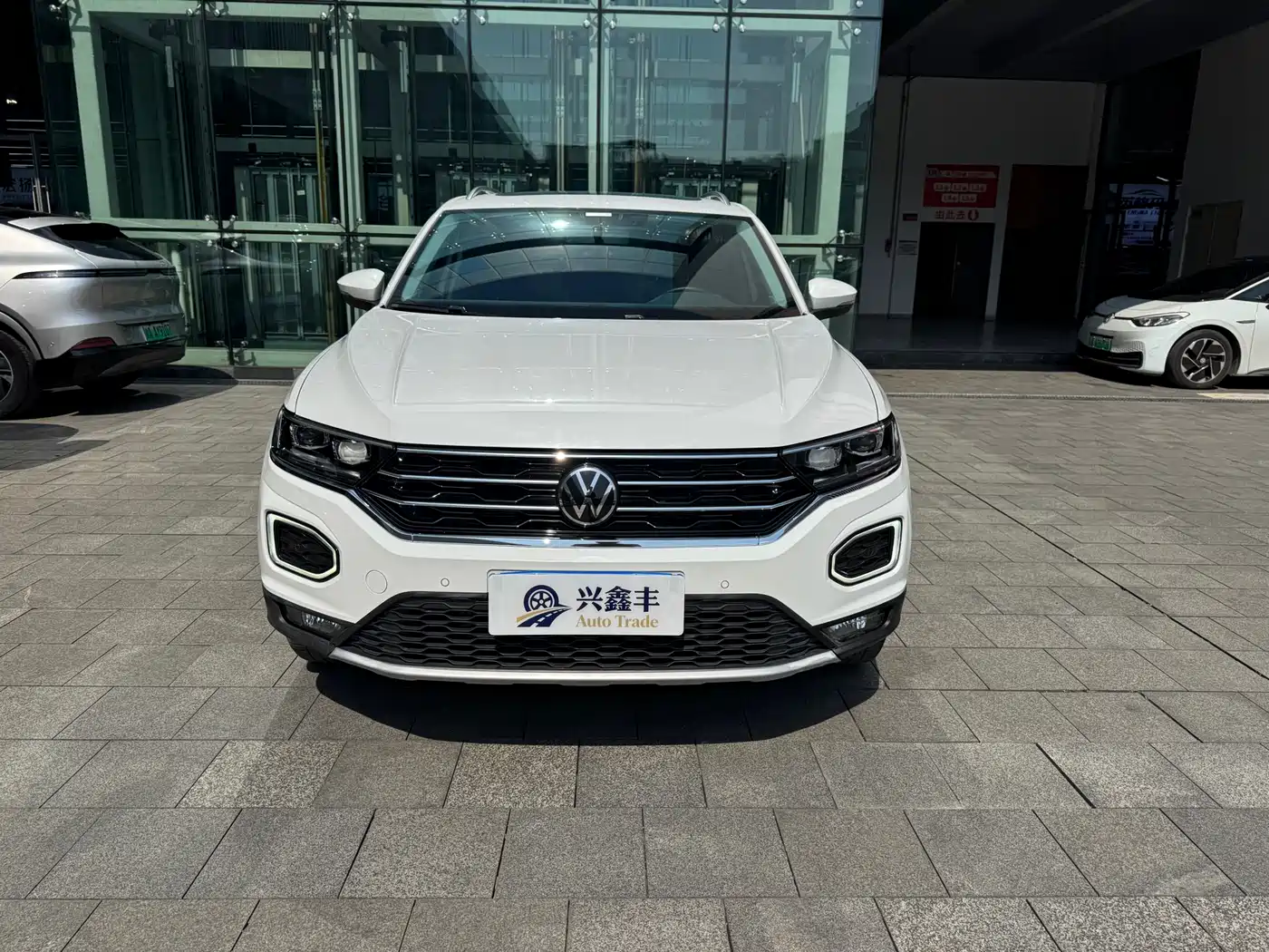 Volkswagen T-ROC 2022 280TSI DSG 2WD Comfort PLUS фото 2