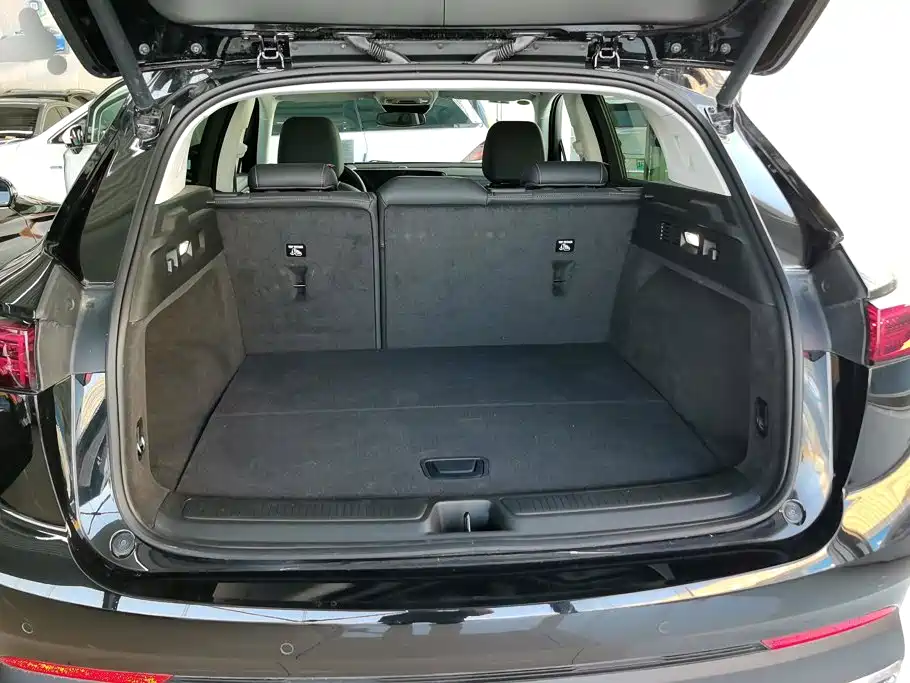 Photo 4 - Buick Envision S