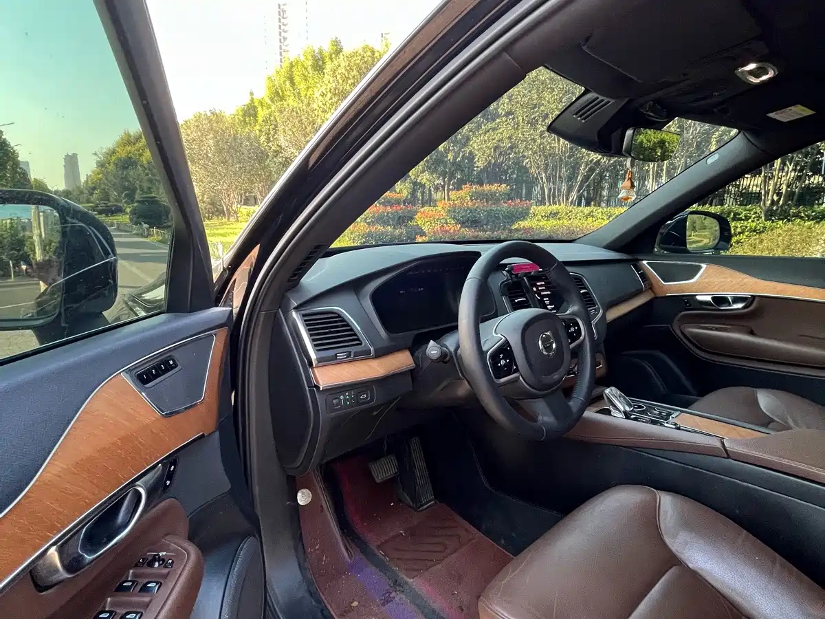 صورة 4 - Volvo XC90