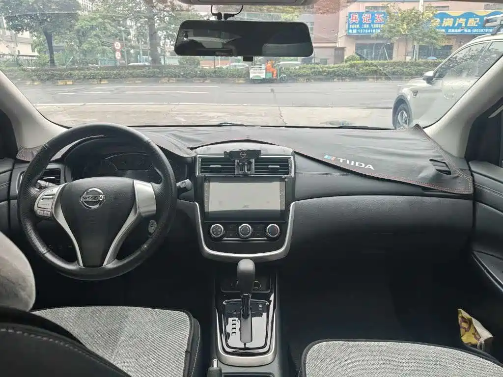 Nissan Tiida 2024 2024 1.6L CVT Cool Sport Edition