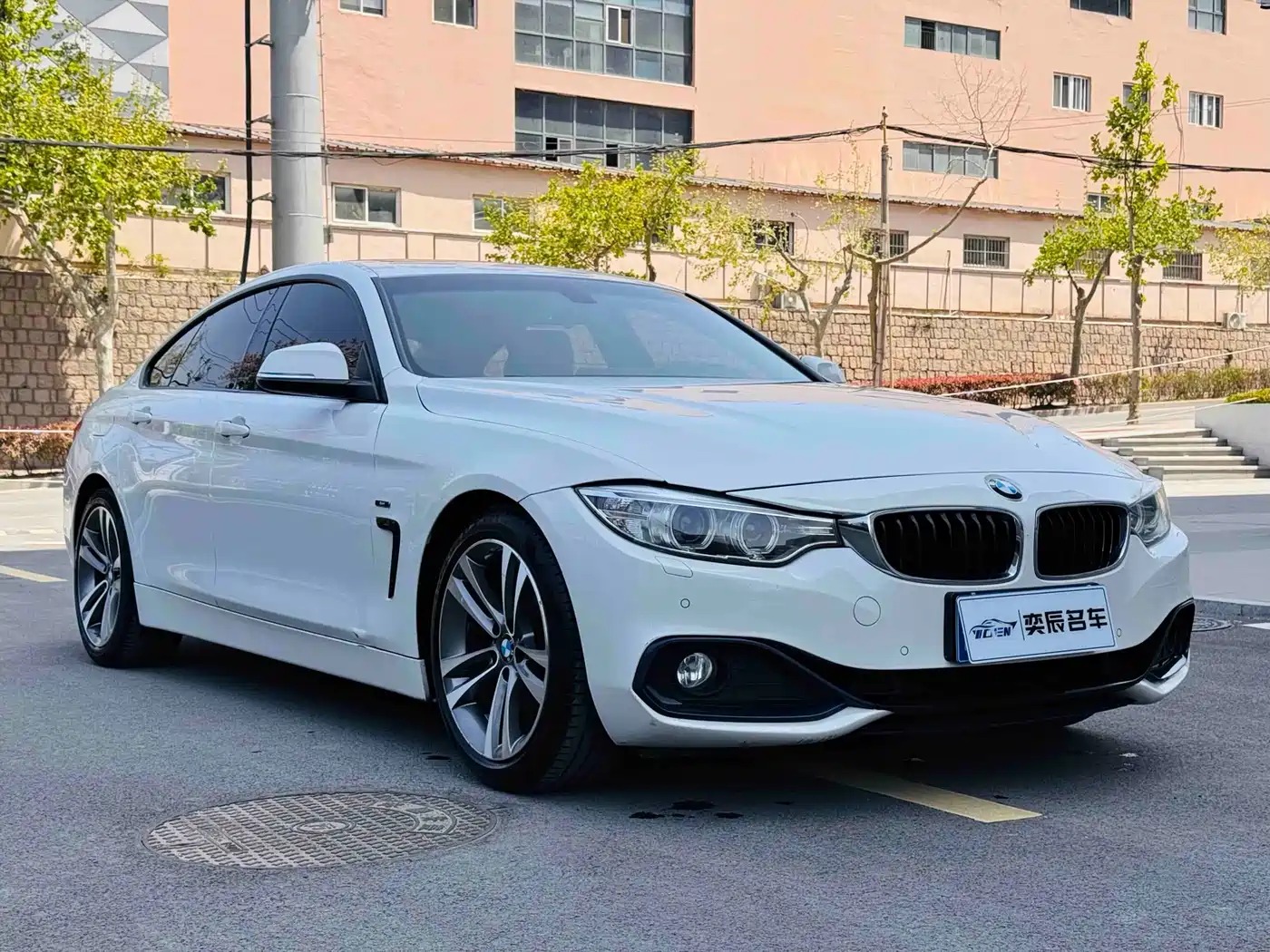 BMW 4 Series 2014 420i Gran Coupe Fashion Edition фото 3