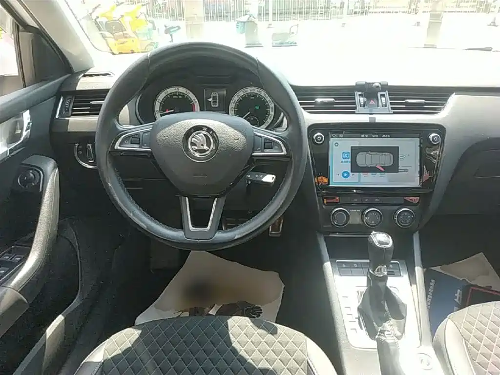 Škoda Octavia 2018 TSI230 DSG Luxury Edition фото 11