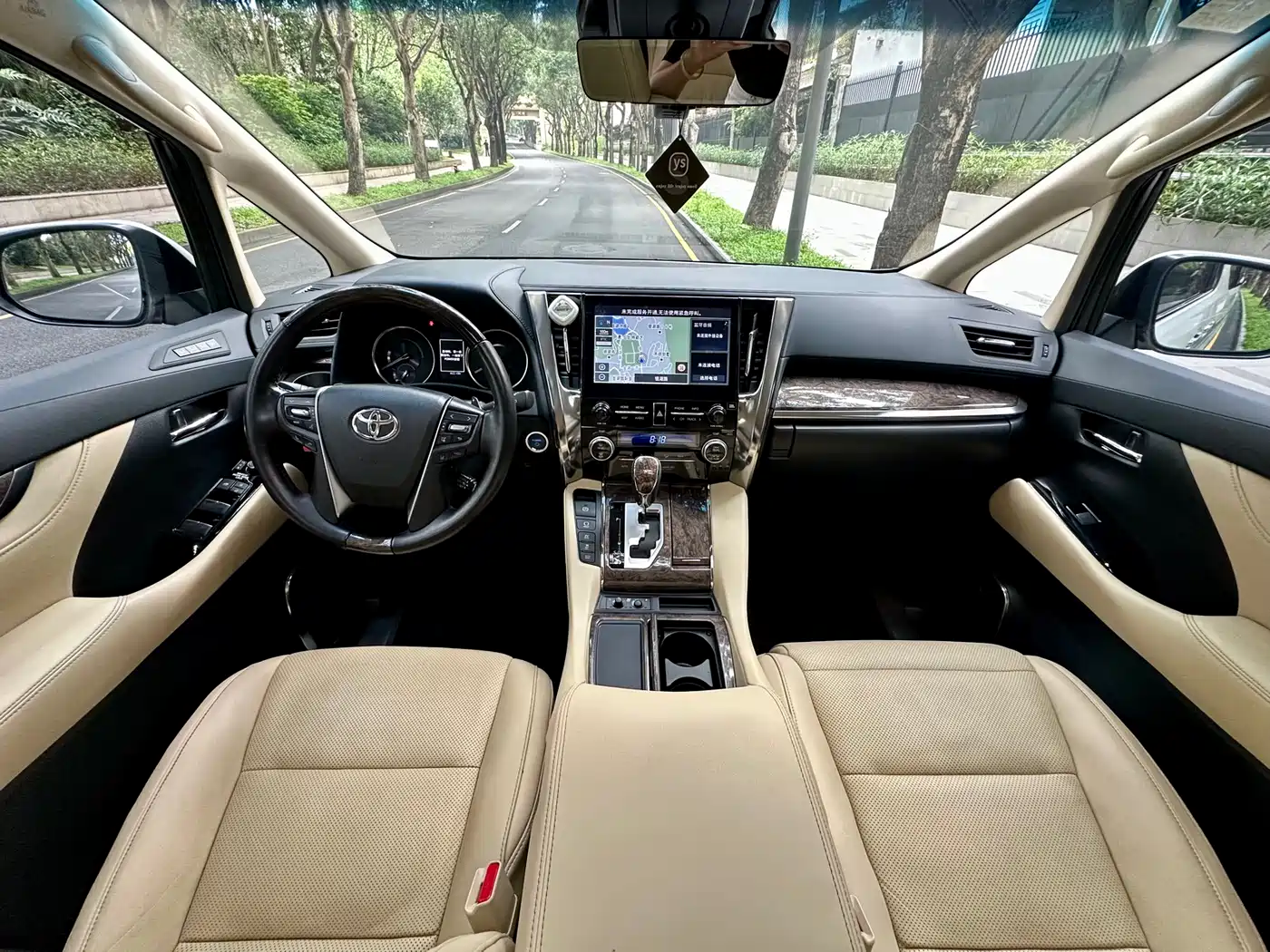Toyota Alphard 2021 Hybrid 2.5L Premium фото 6