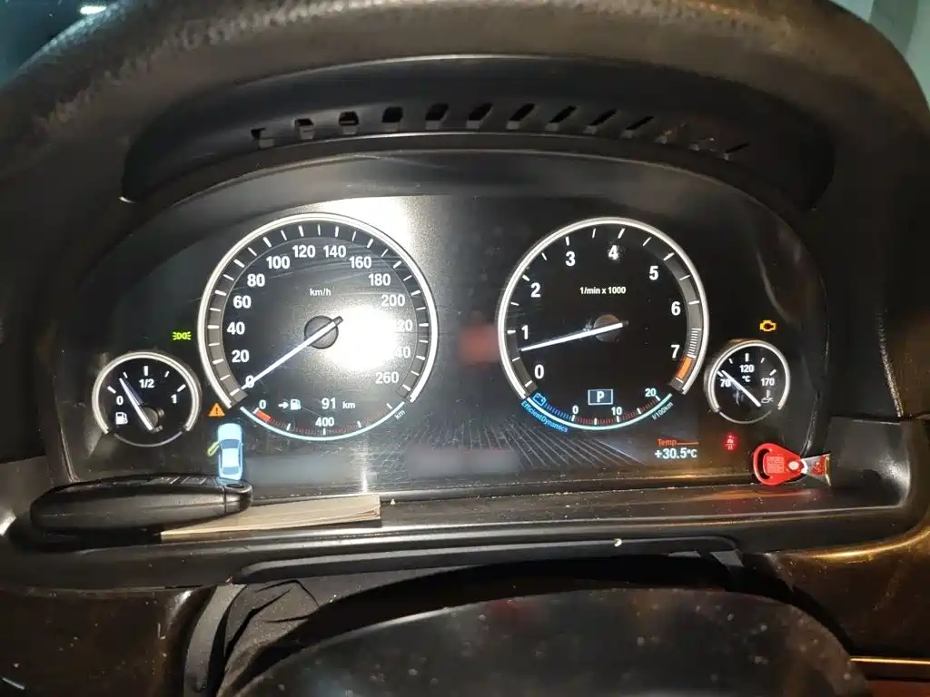 Photo 4 - BMW 5 Series