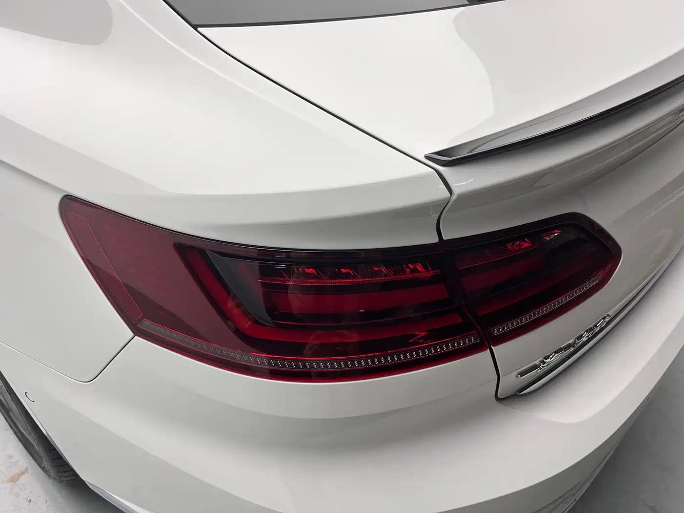 Volkswagen FAW-Volkswagen CC 2023 380TSI Eye-catching Edition фото 12