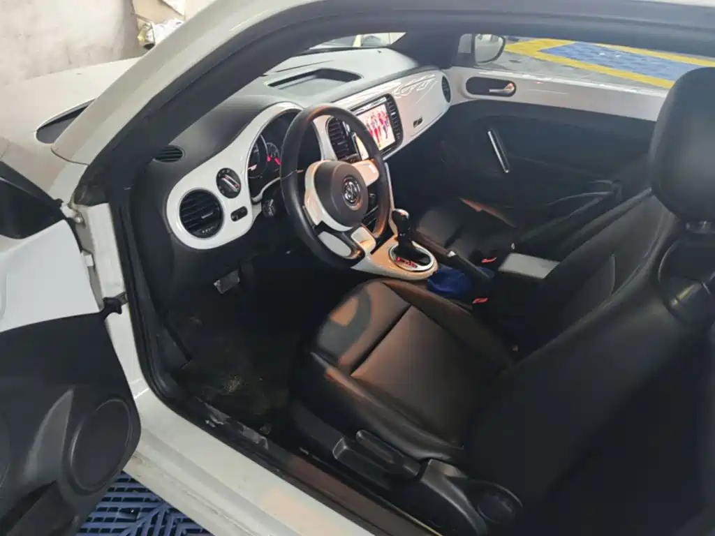 Volkswagen Beetle 2019 2018 180TSI Easy Joy Edition