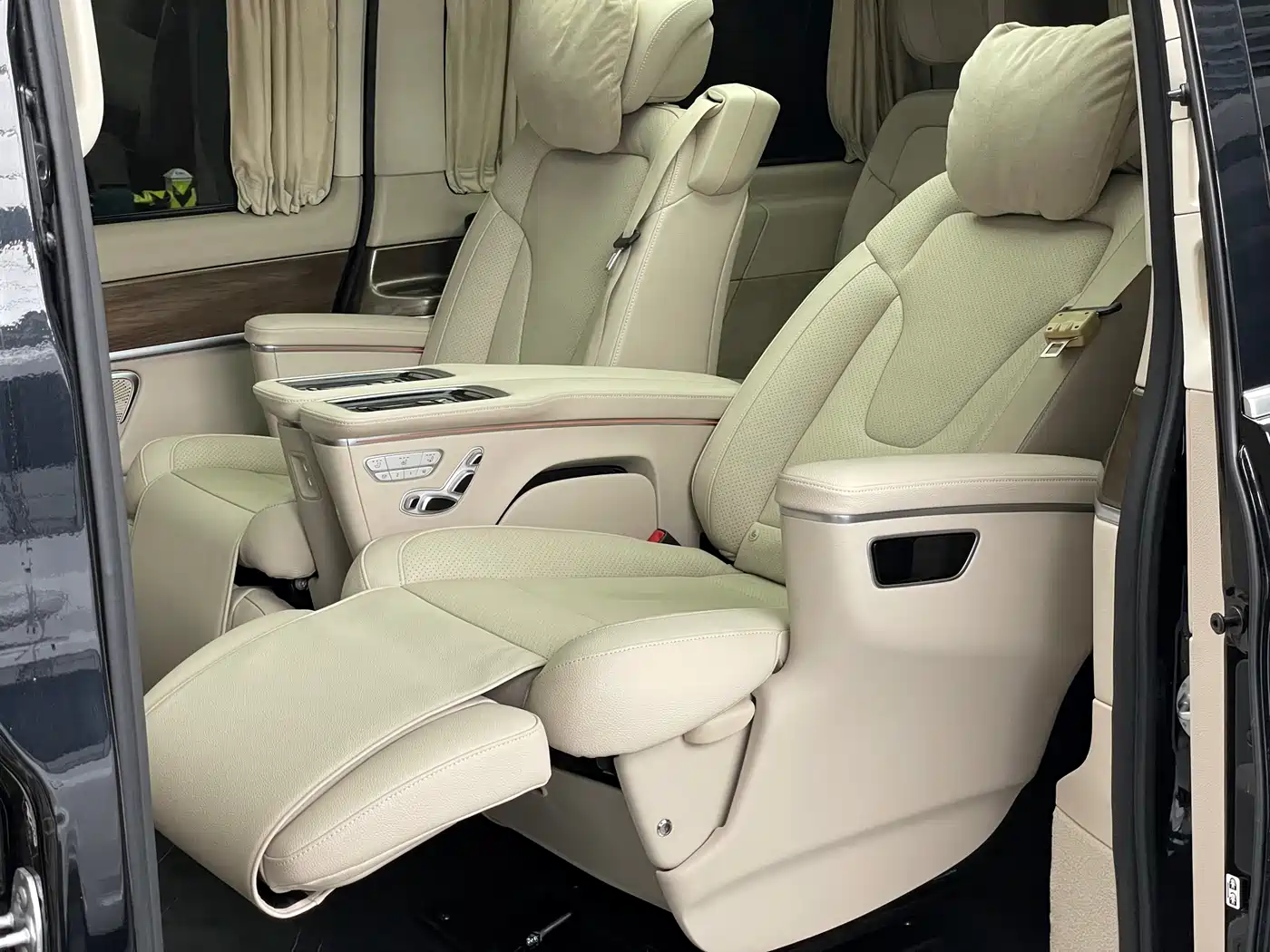 Mercedes-Benz V-Class 2021 V 260 L Long Wheelbase Luxury Edition фото 8