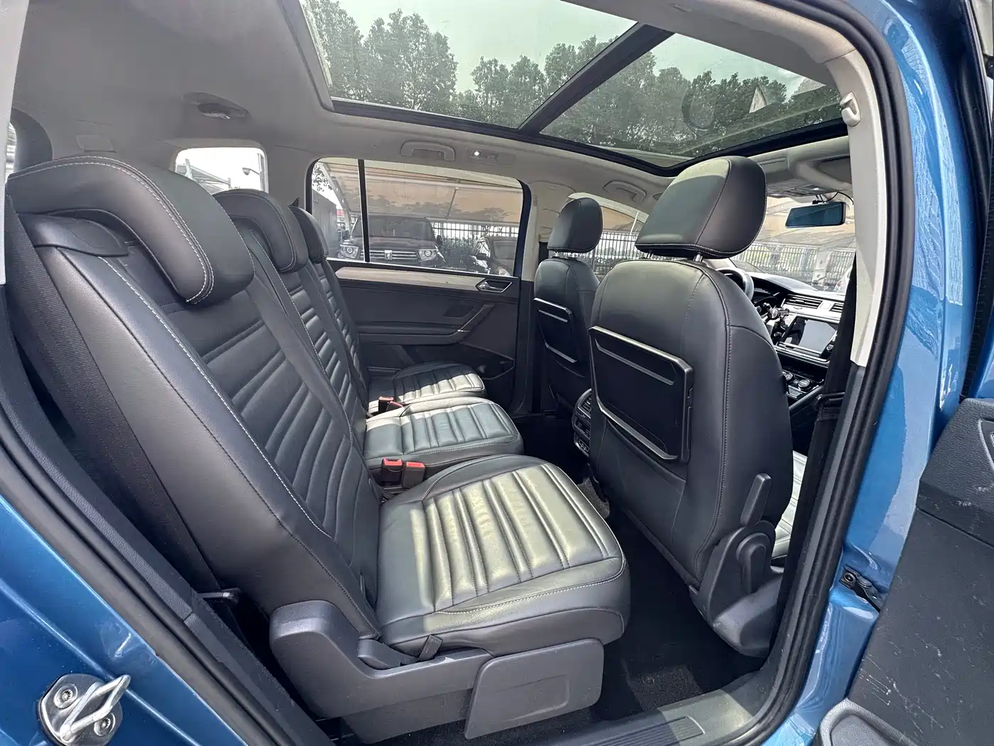 Volkswagen Touran 2018 Touran L 280TSI DSG Frontier Edition 7-Seater China V фото 12