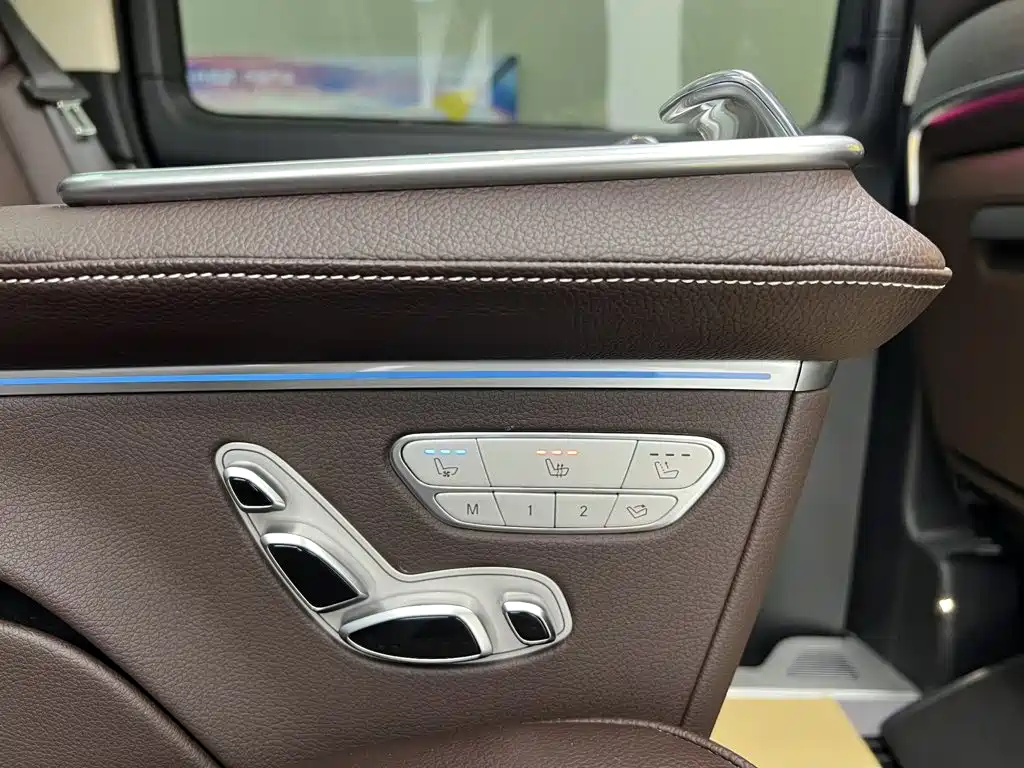 Mercedes-Benz V-Class 2025 2024 V 300 L Long Wheelbase Premium