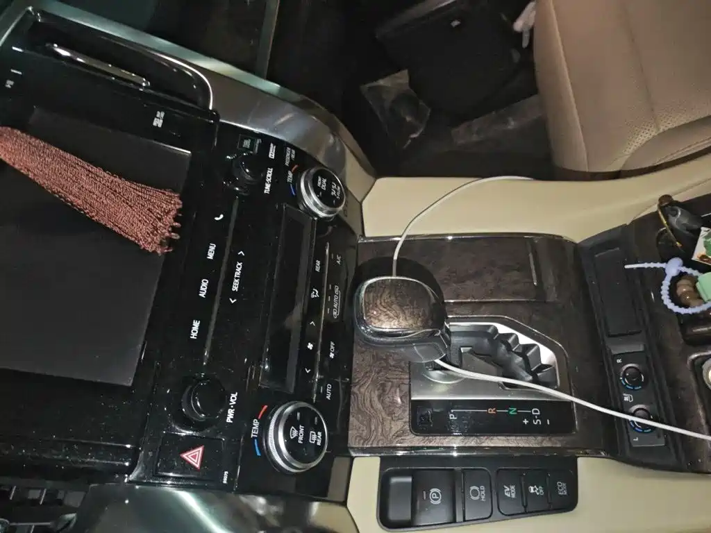 Photo 6 - Toyota Vellfire