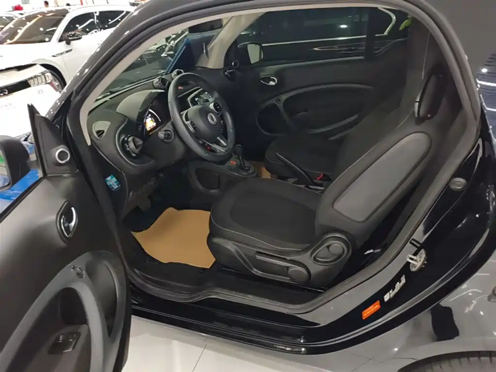 smart fortwo 2019 2019 0.9T 66kW Hardtop Wind Edition China VI