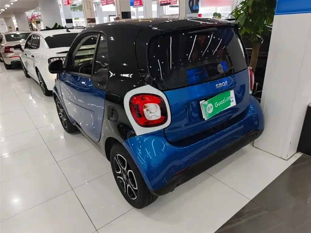 smart fortwo 2019 2019 0.9T 66kW Hardtop Wind Edition China VI