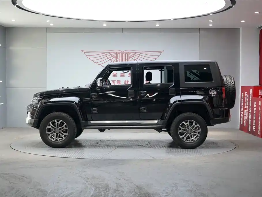 BAIC ORV Beijing Offroad BJ40 2024 2.0T Urban Hunter Glory Edition фото 2