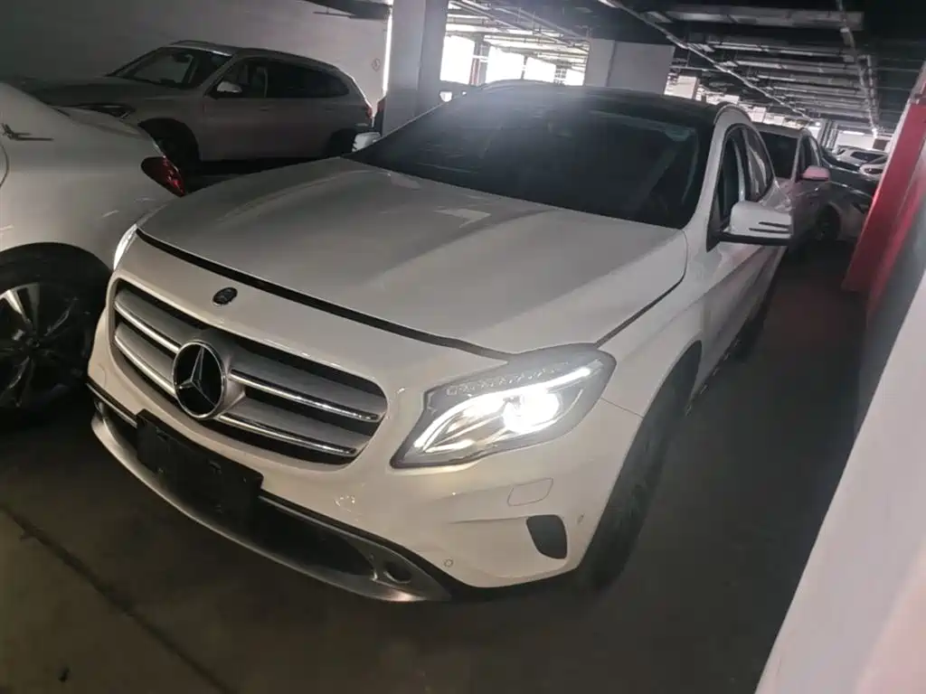 Mercedes-Benz GLA 2016 GLA 220 4MATIC Fashion