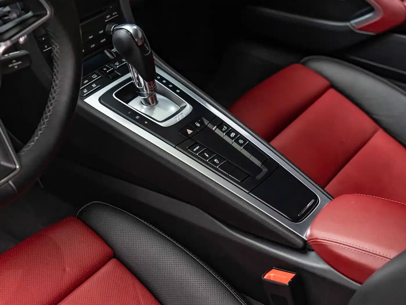 Porsche 718 2018 Cayman 2.0T фото 12