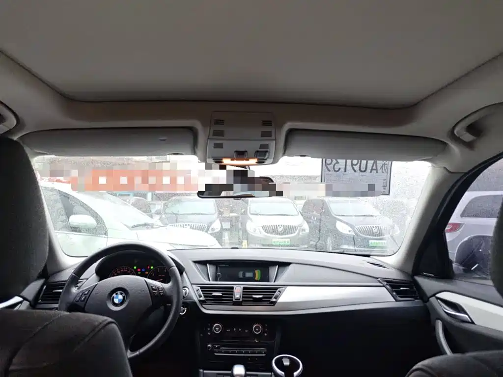 BMW X1 2013 sDrive18i Leading фото 14