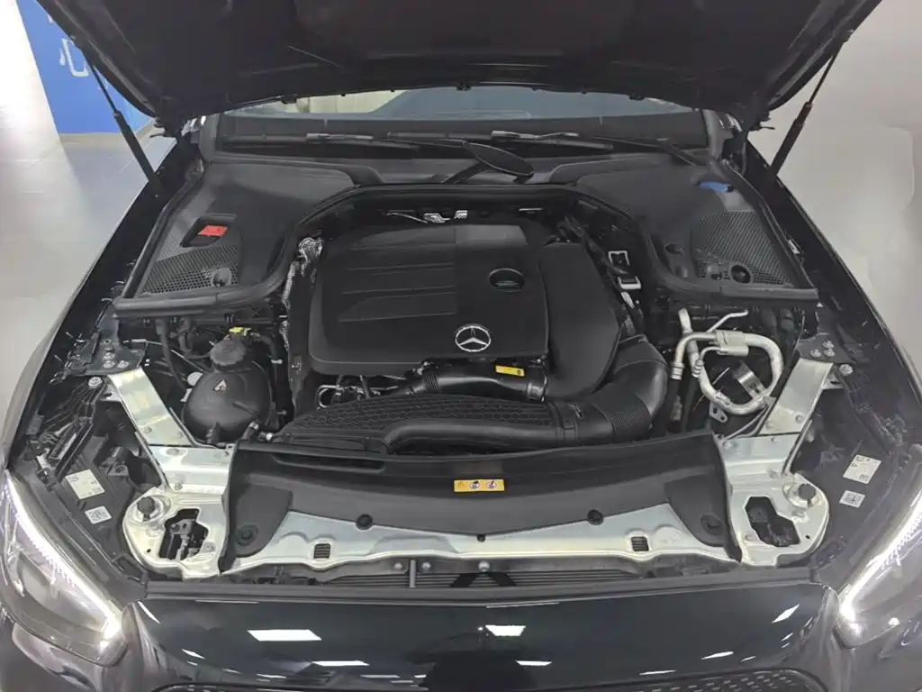 Фото 25 - Mercedes-Benz E-Class (Import)