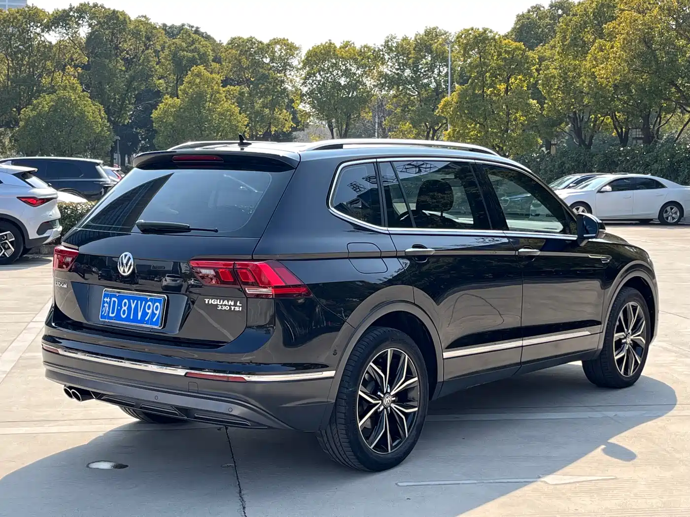 VOLKSWAGEN TIGUAN L