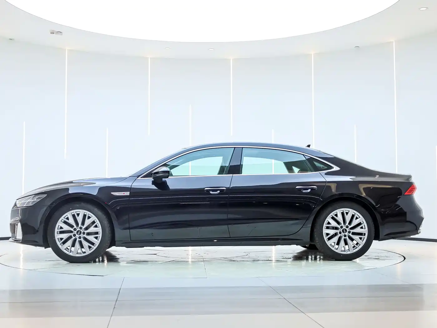 Audi A7L 2024 45TFSI S-line Dream Edition Crystal Package фото 7