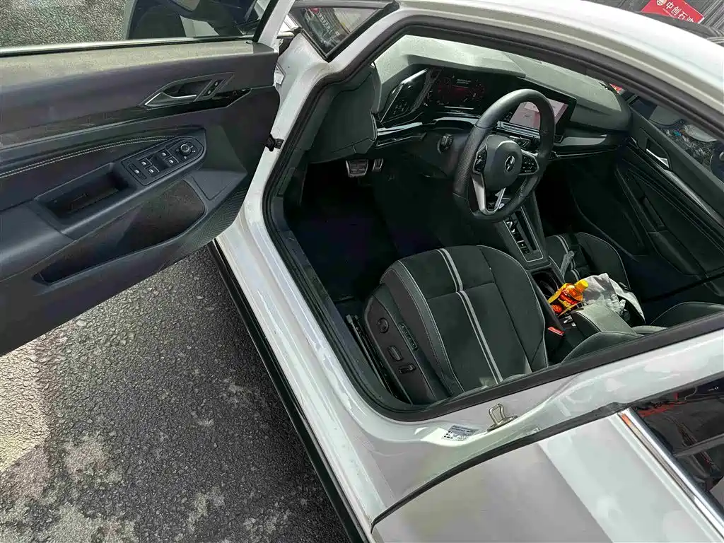 Volkswagen Golf 2021 280TSI DSG R-Line фото 4