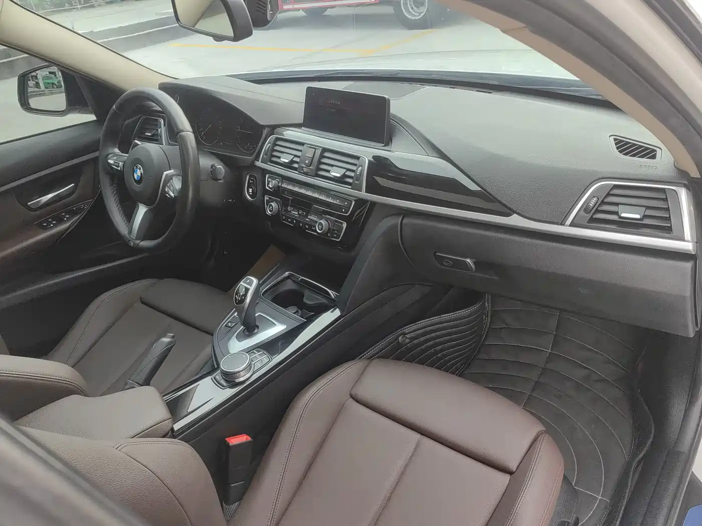 BMW 3 Series 2019 320Li M Luxury Package фото 4