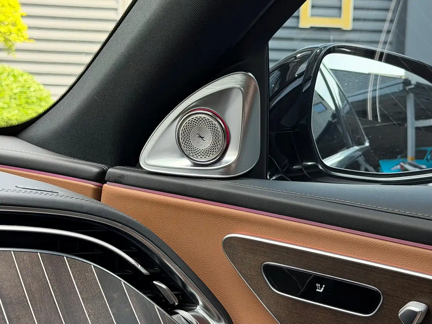 Mercedes-Benz E-Class 2025 E 300 L Fashion фото 12