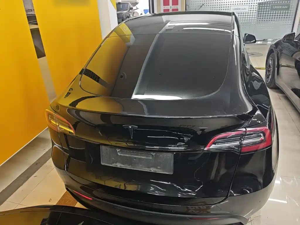 Фото 6 - Tesla Model Y