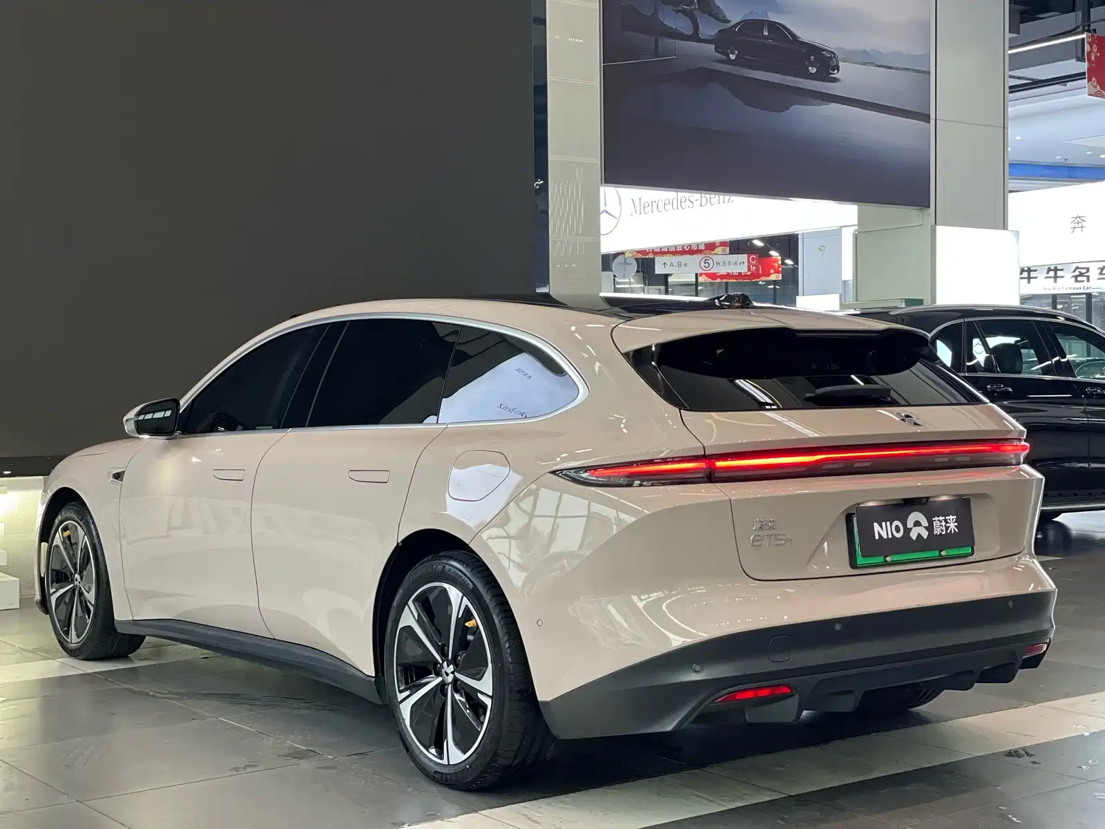Фото 6 - NIO ET5T