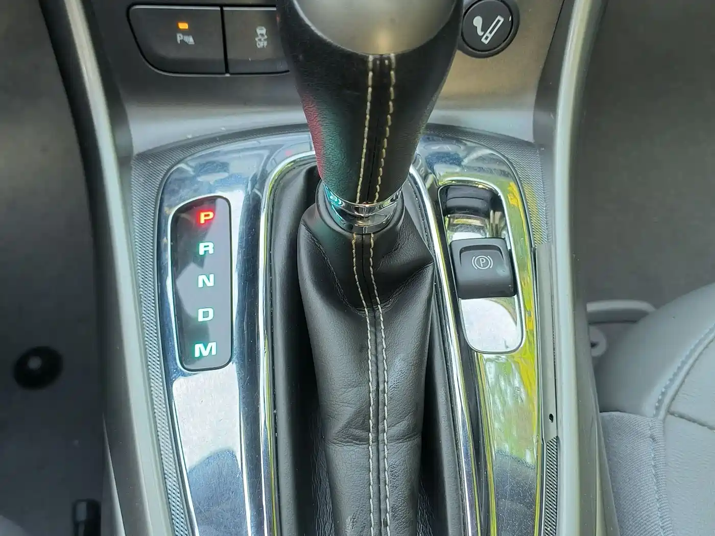 Chevrolet Malibu 2014 2.0L Automatic Luxury фото 13