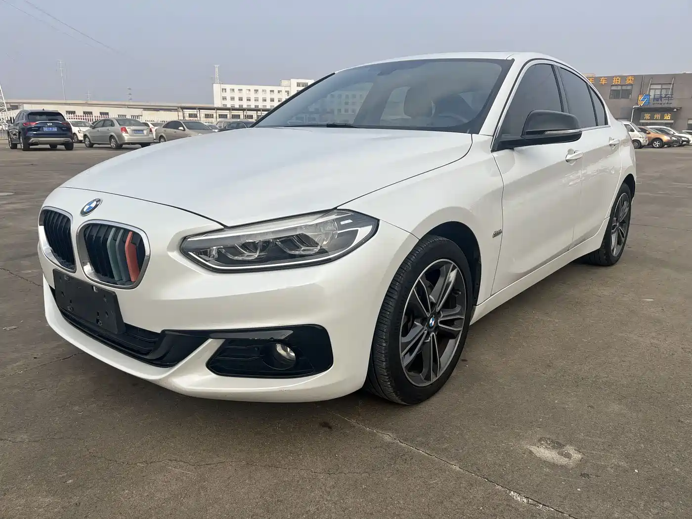 BMW 1 Series 2018 118i Sport Edition фото 21