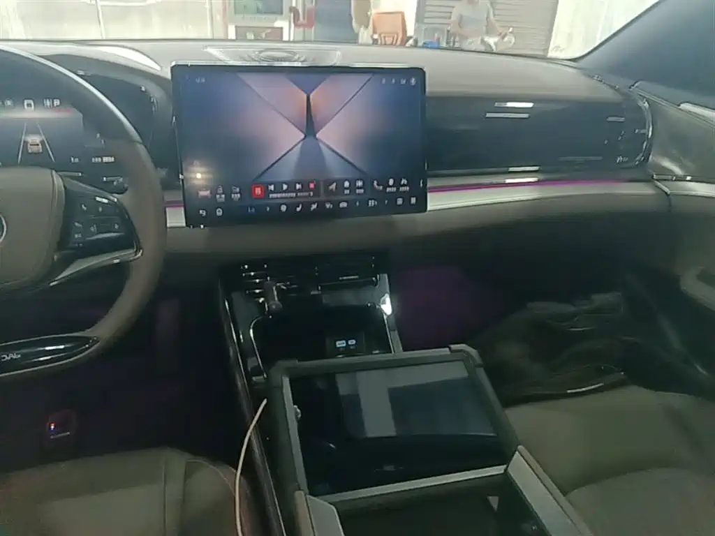 BYD Han 2025 DM-i 125KM Premium фото 13
