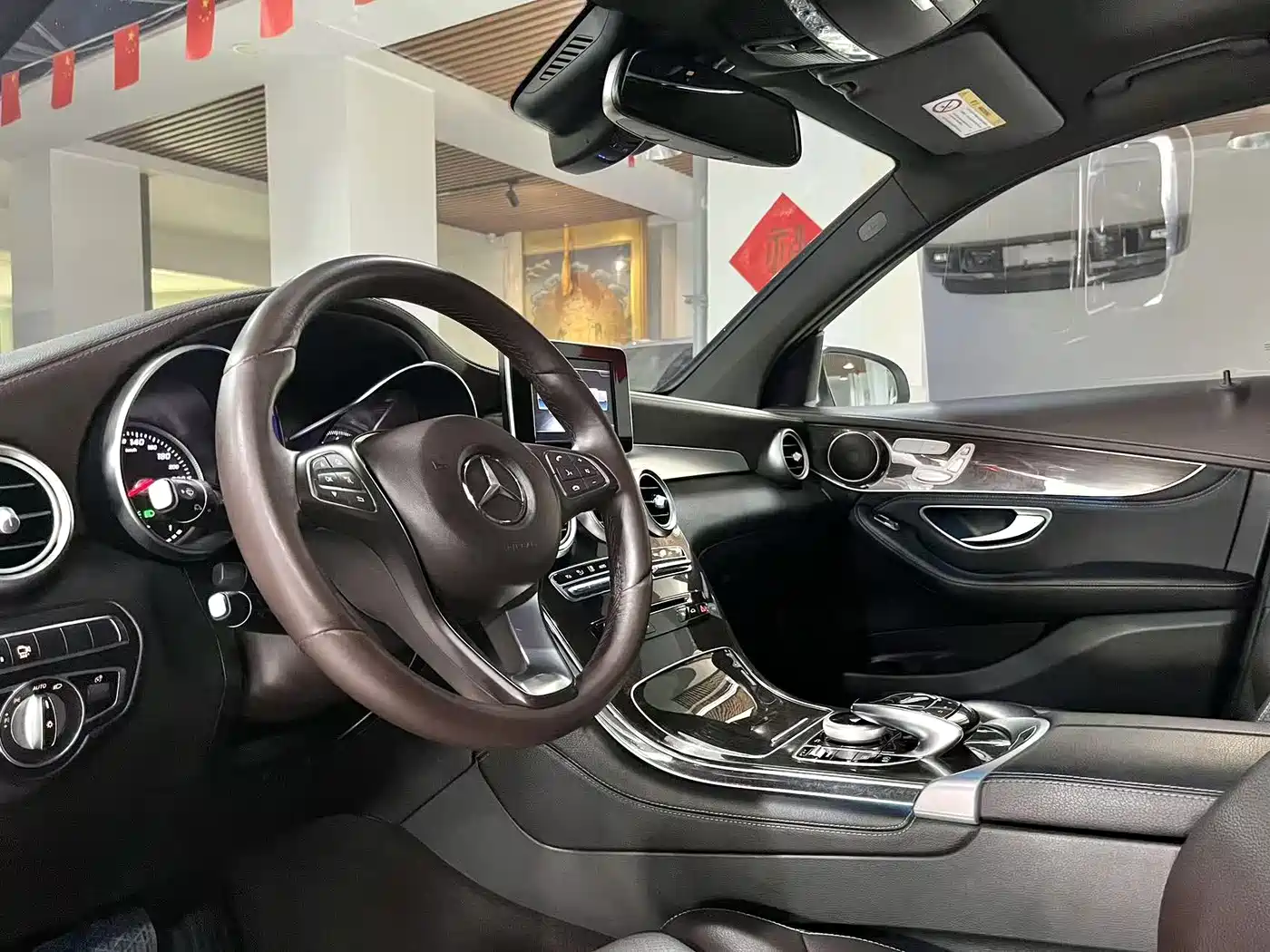 Mercedes-Benz GLC 2019 GLC 260 4MATIC Luxury фото 5