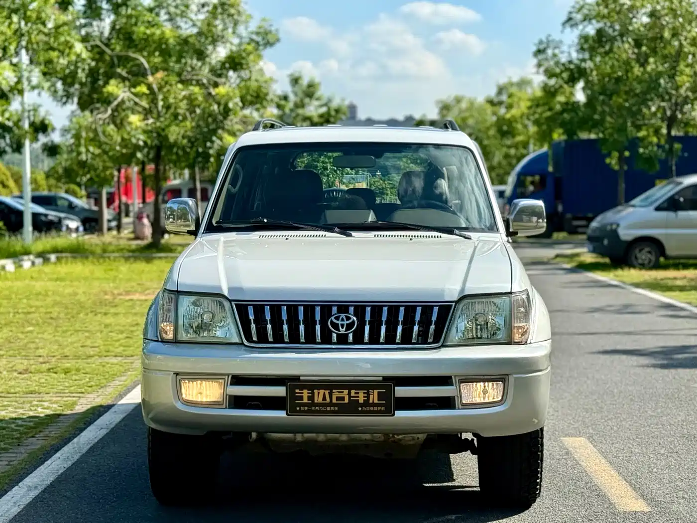 Toyota Prado (Import) фото 2
