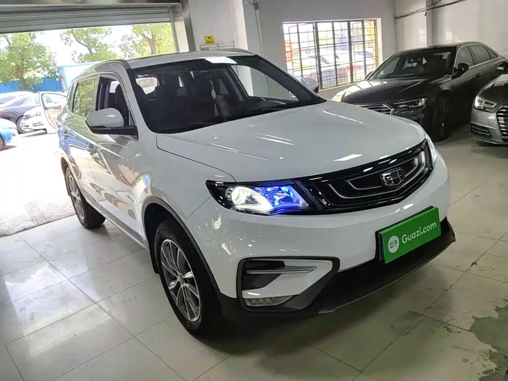 Фото 4 - Geely Atlas