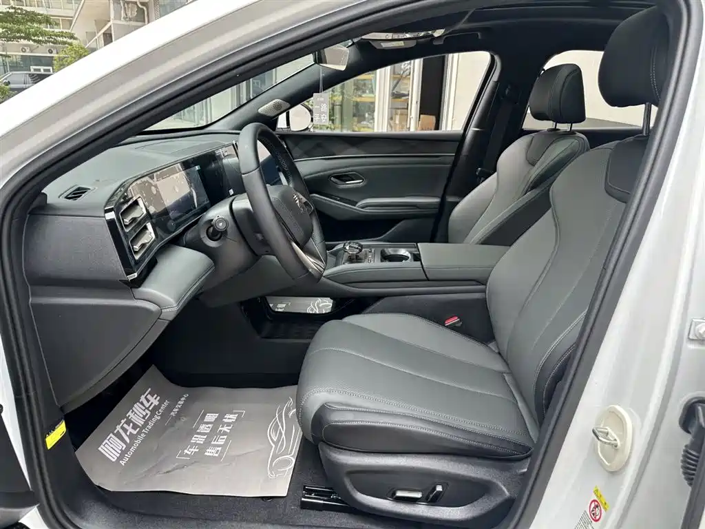 BYD Qin L 2024 DM-i 120KM Superior Edition фото 12