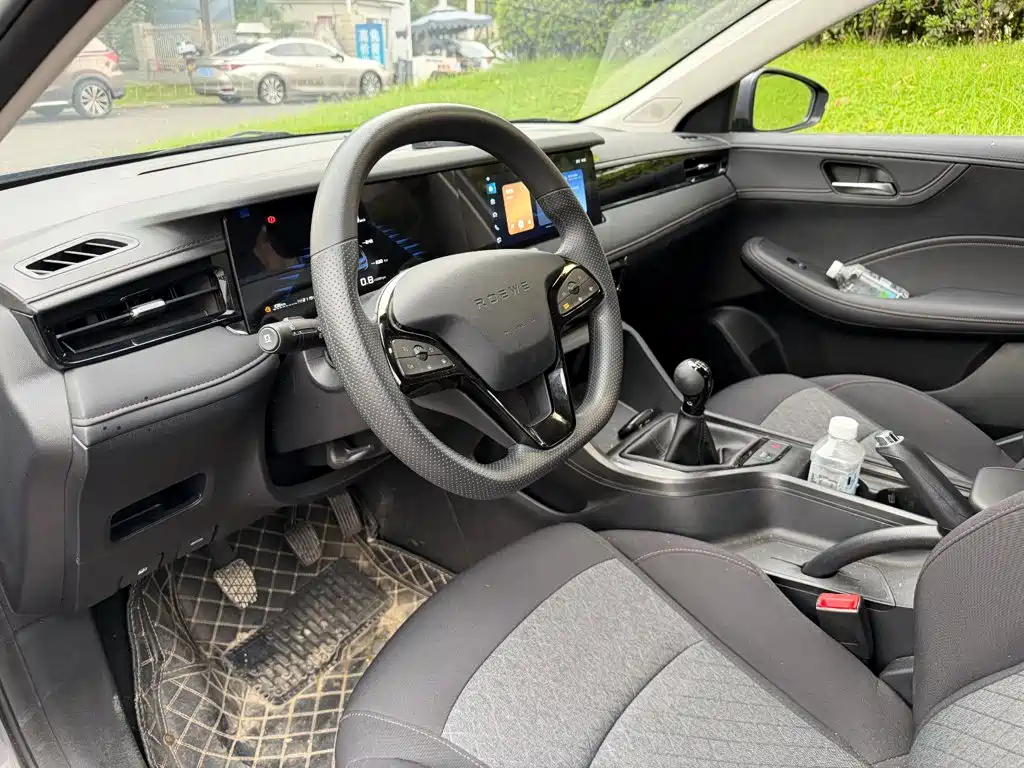Roewe i5 2025 2023 1.5L Manual Comfort Edition